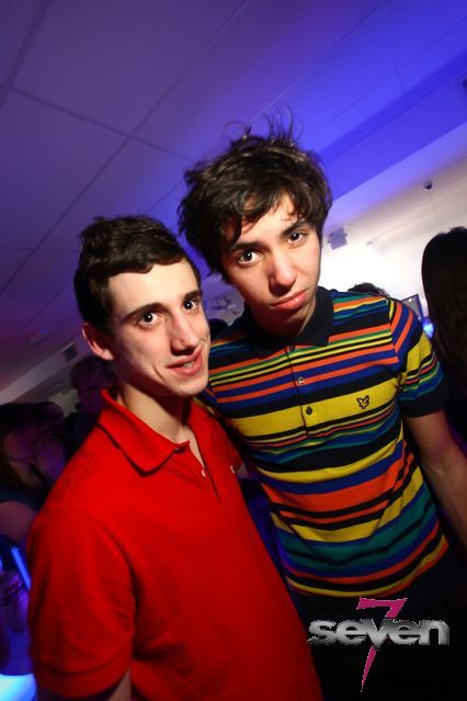 Cliquer pour voir l'image en taille réelle