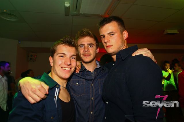 Cliquer pour voir l'image en taille réelle