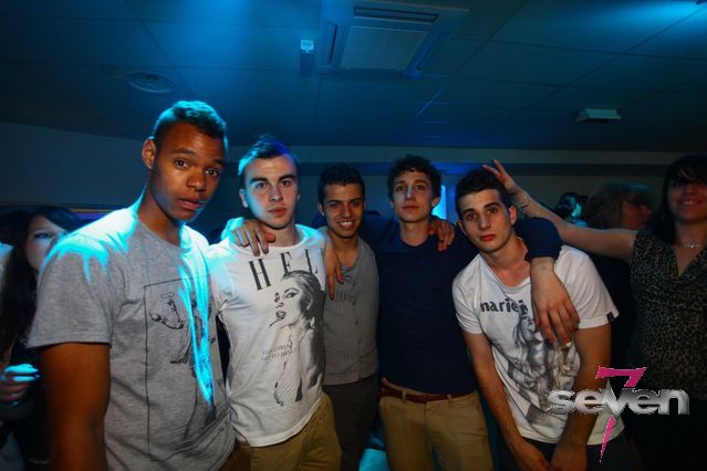 Cliquer pour voir l'image en taille réelle