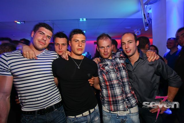 Cliquer pour voir l'image en taille réelle