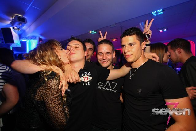 Cliquer pour voir l'image en taille réelle