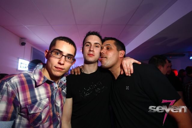 Cliquer pour voir l'image en taille réelle