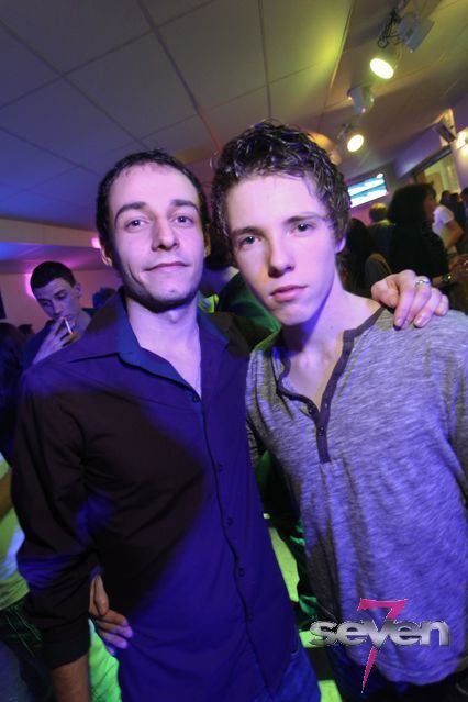 Cliquer pour voir l'image en taille réelle