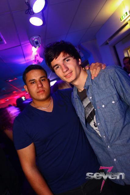 Cliquer pour voir l'image en taille réelle