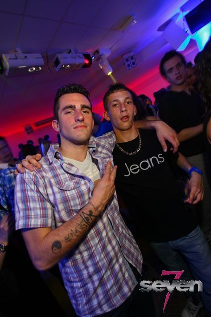 Cliquer pour voir l'image en taille réelle