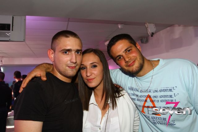 Cliquer pour voir l'image en taille réelle