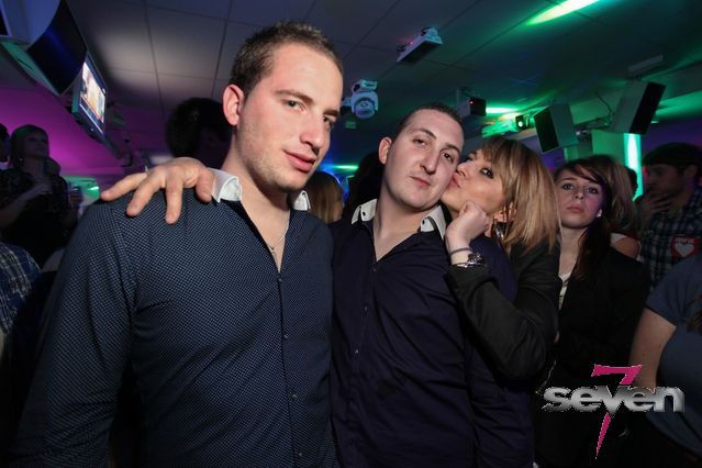 Cliquer pour voir l'image en taille réelle