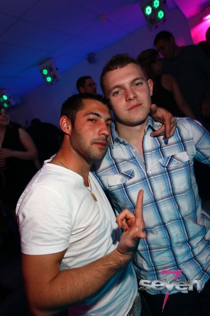 Cliquer pour voir l'image en taille réelle