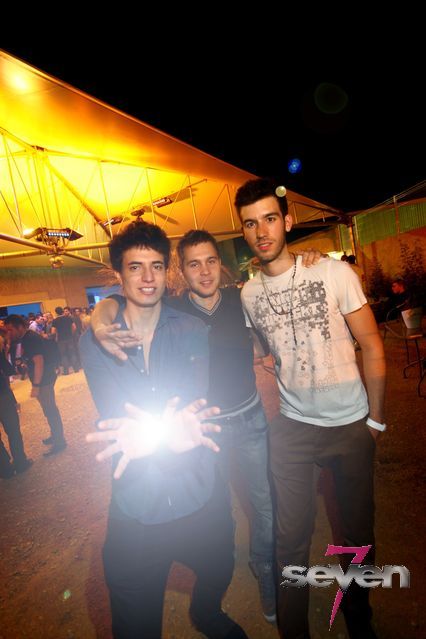 Cliquer pour voir l'image en taille réelle