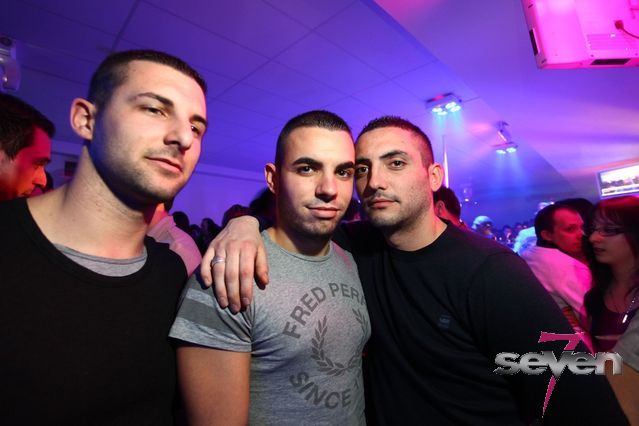 Cliquer pour voir l'image en taille réelle