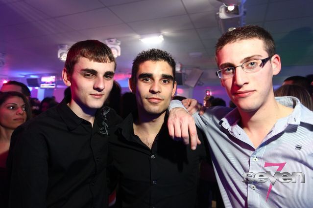 Cliquer pour voir l'image en taille réelle