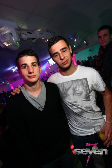 Cliquer pour voir l'image en taille réelle