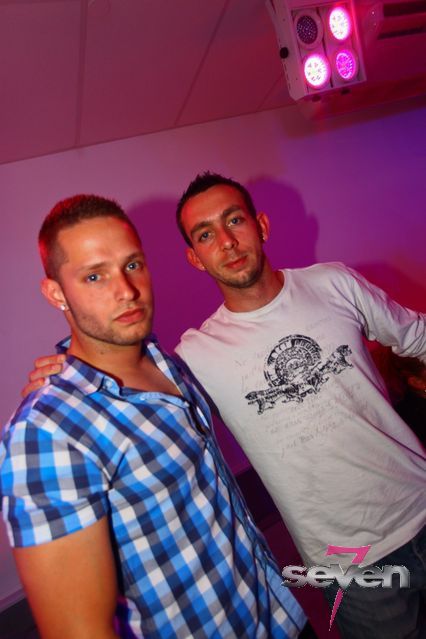 Cliquer pour voir l'image en taille réelle