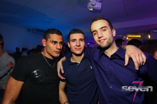 Cliquer pour voir l'image en taille réelle