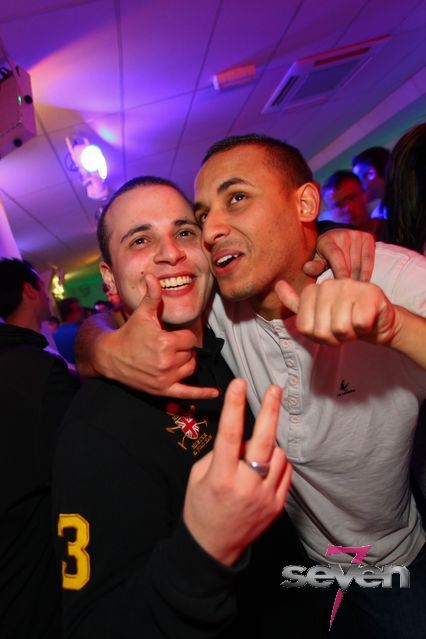 Cliquer pour voir l'image en taille réelle