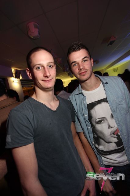 Cliquer pour voir l'image en taille réelle