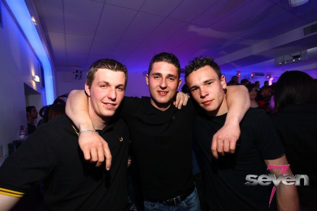 Cliquer pour voir l'image en taille réelle