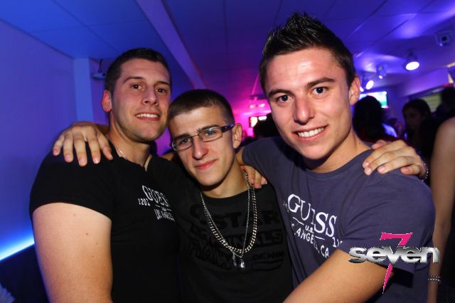 Cliquer pour voir l'image en taille réelle