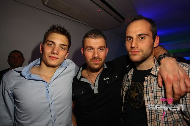 Cliquer pour voir l'image en taille réelle