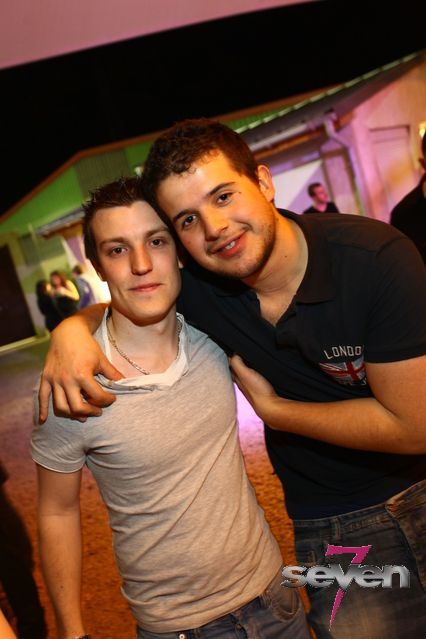 Cliquer pour voir l'image en taille réelle