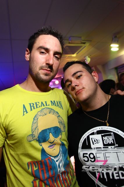 Cliquer pour voir l'image en taille réelle