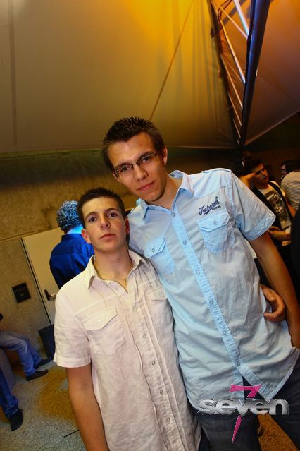 Cliquer pour voir l'image en taille réelle