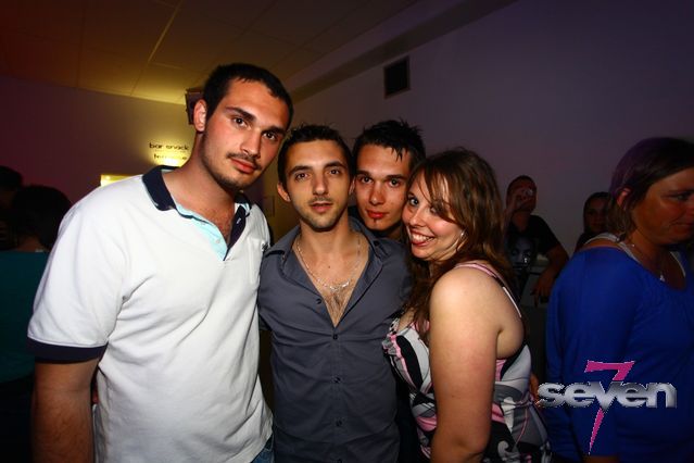 Cliquer pour voir l'image en taille réelle