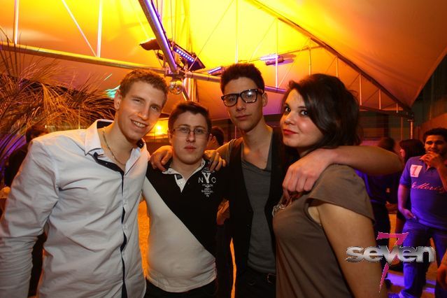 Cliquer pour voir l'image en taille réelle