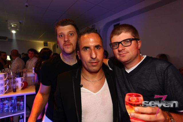 Cliquer pour voir l'image en taille réelle