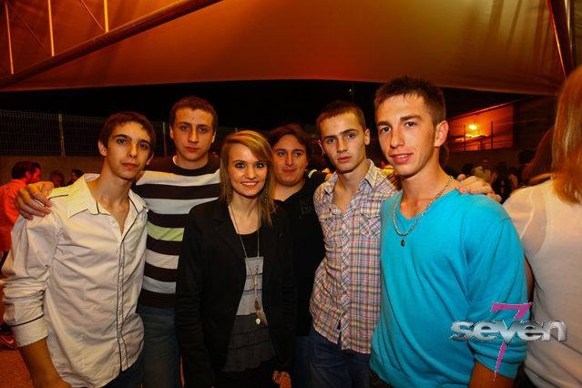 Cliquer pour voir l'image en taille réelle