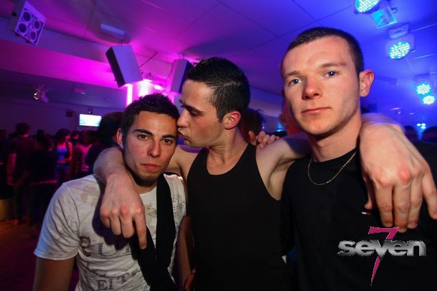 Cliquer pour voir l'image en taille réelle