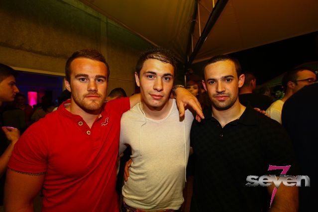 Cliquer pour voir l'image en taille réelle