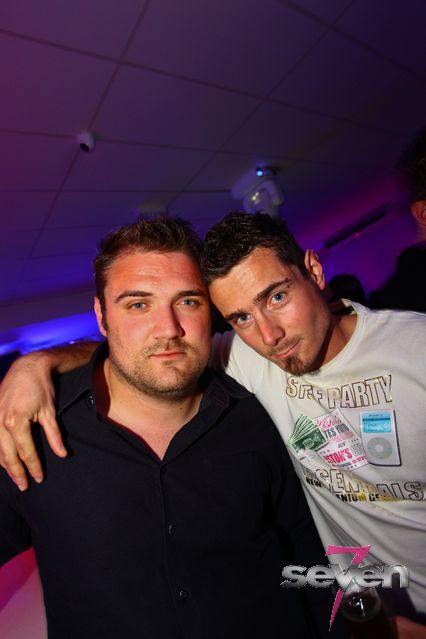 Cliquer pour voir l'image en taille réelle