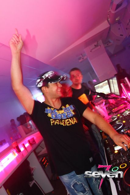 Cliquer pour voir l'image en taille réelle