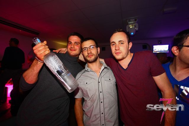 Cliquer pour voir l'image en taille réelle