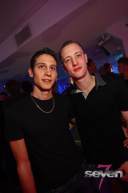 Cliquer pour voir l'image en taille réelle