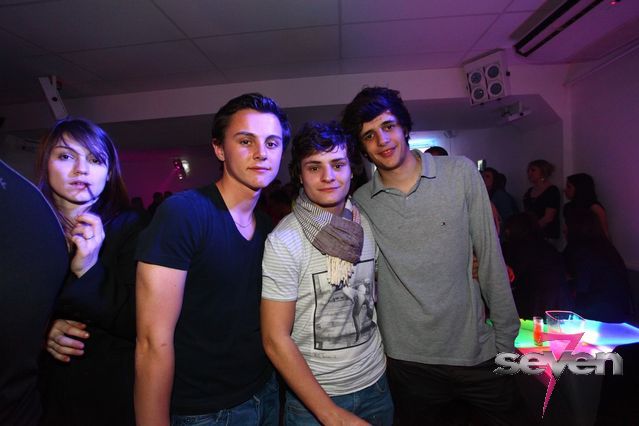 Cliquer pour voir l'image en taille réelle