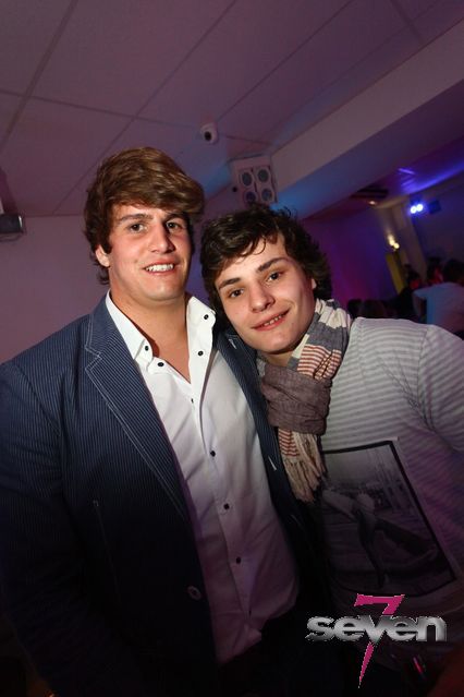 Cliquer pour voir l'image en taille réelle