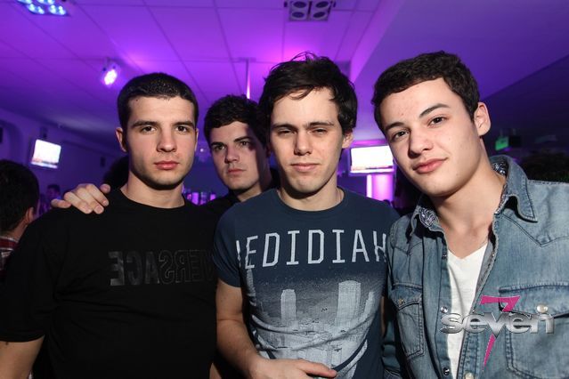 Cliquer pour voir l'image en taille réelle