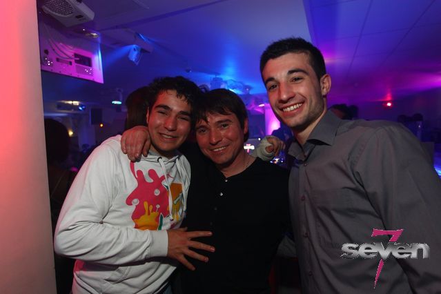 Cliquer pour voir l'image en taille réelle