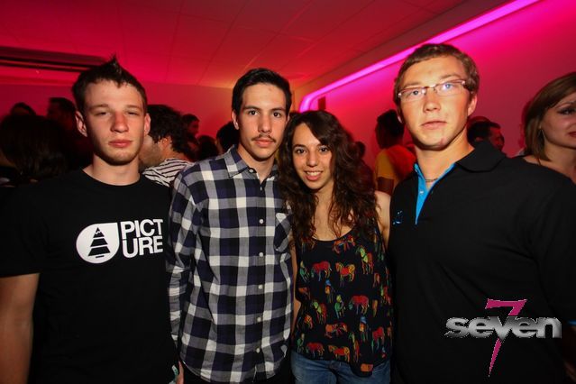 Cliquer pour voir l'image en taille réelle