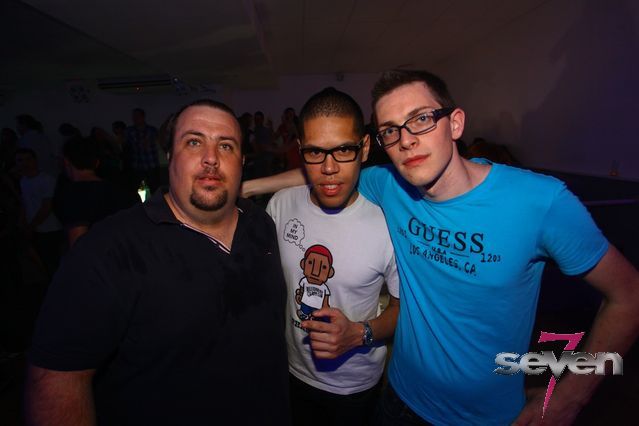 Cliquer pour voir l'image en taille réelle