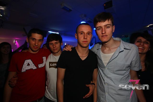 Cliquer pour voir l'image en taille réelle