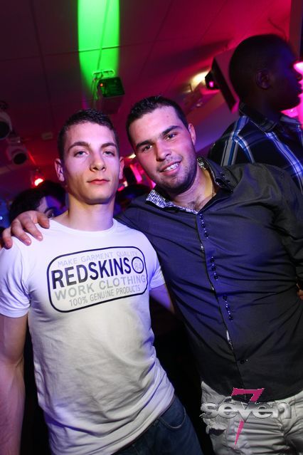 Cliquer pour voir l'image en taille réelle