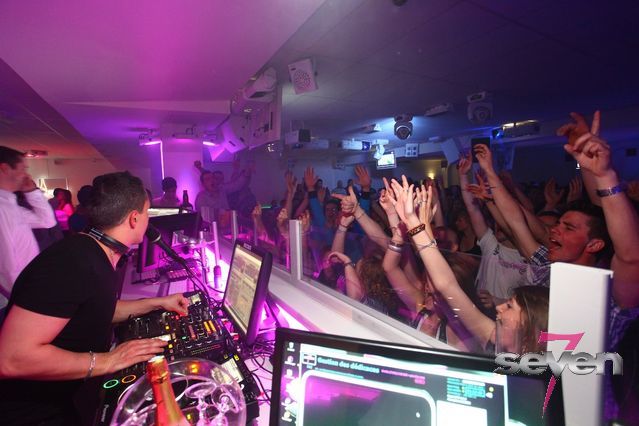 Cliquer pour voir l'image en taille réelle