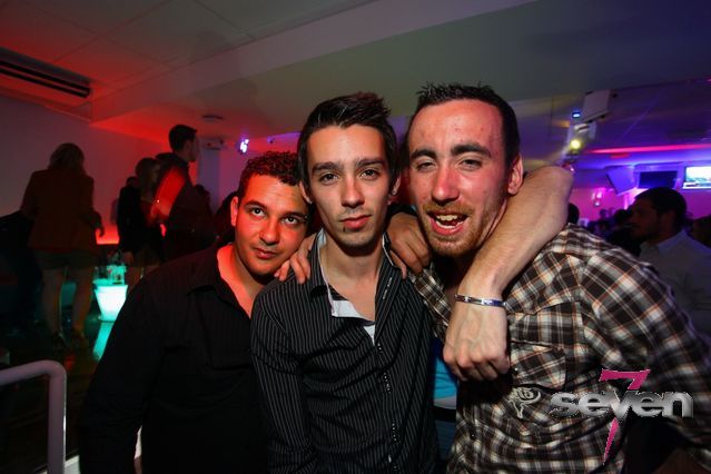 Cliquer pour voir l'image en taille réelle