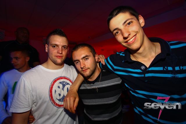 Cliquer pour voir l'image en taille réelle