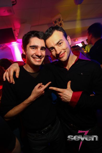 Cliquer pour voir l'image en taille réelle