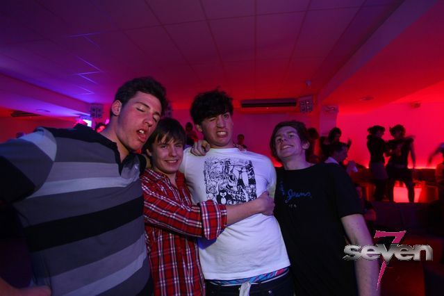 Cliquer pour voir l'image en taille réelle