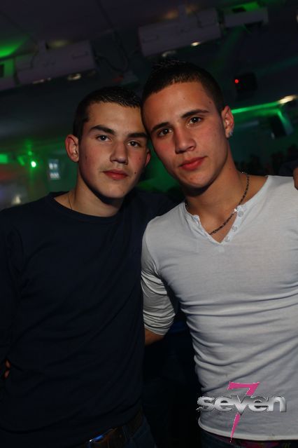 Cliquer pour voir l'image en taille réelle